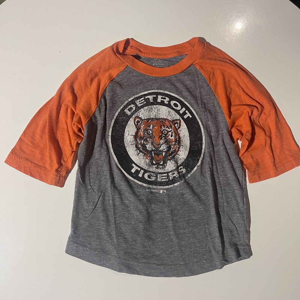 Vintage style Detroit Tiger 3/4 length sleeve tshirt size medium (5/6)
